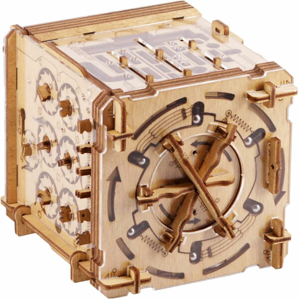 Cluebox - Escape Room in a Box. Cambridge Labyrinth